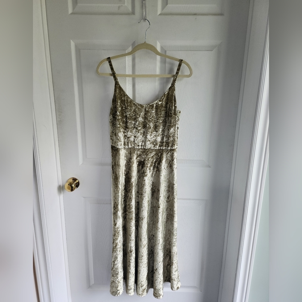 Vince Olive Green Velvet Midi Dress - Picture 3 of 10